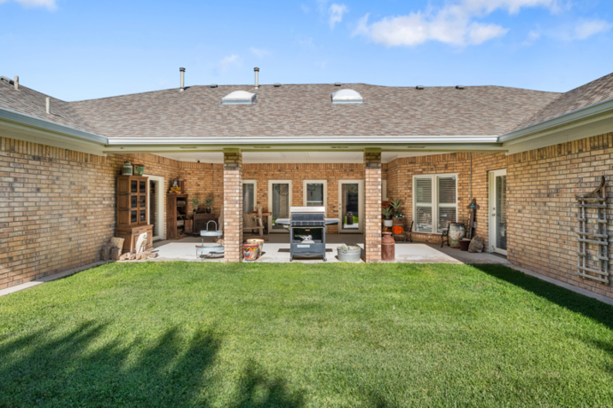 1918 Arroya Rd, Dalhart, Texas 79022, 3 Bedrooms Bedrooms, ,2 BathroomsBathrooms,Single Family Home,Active Listings,Arroya Rd,1125