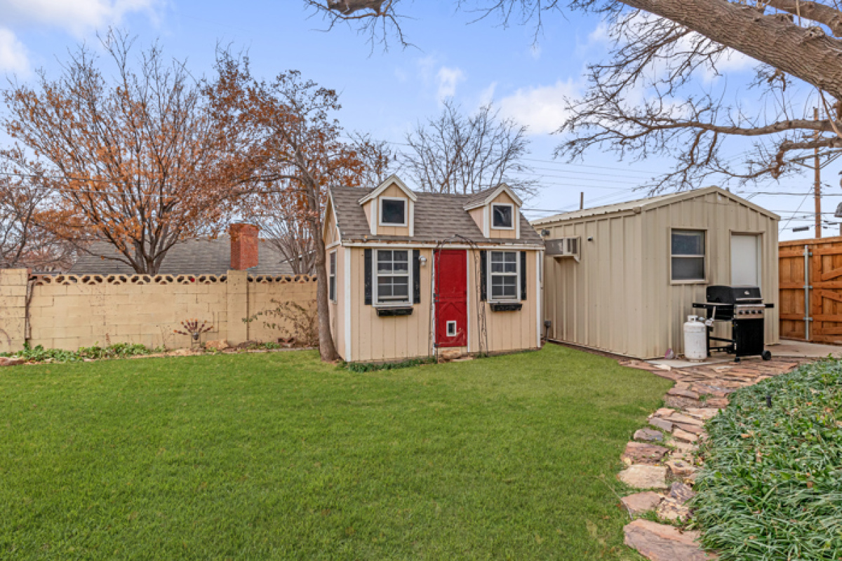 1202 Prairie Dr, Dalhart, Texas 79022, 3 Bedrooms Bedrooms, ,2 BathroomsBathrooms,Single Family Home,Active Listings,Prairie Dr,1142