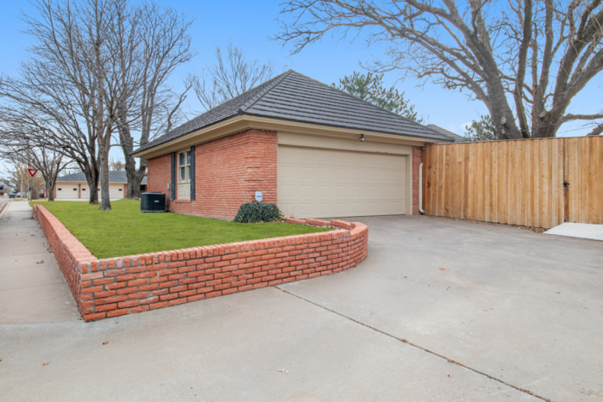 1202 Prairie Dr, Dalhart, Texas 79022, 3 Bedrooms Bedrooms, ,2 BathroomsBathrooms,Single Family Home,Active Listings,Prairie Dr,1142