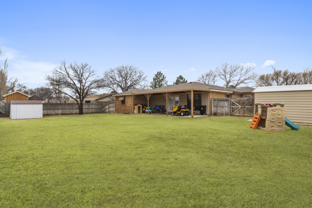 1601 Apache Dr, Dalhart, Texas 79022, 2 Bedrooms Bedrooms, ,1 BathroomBathrooms,Single Family Home,Active Listings,Apache Dr,1145